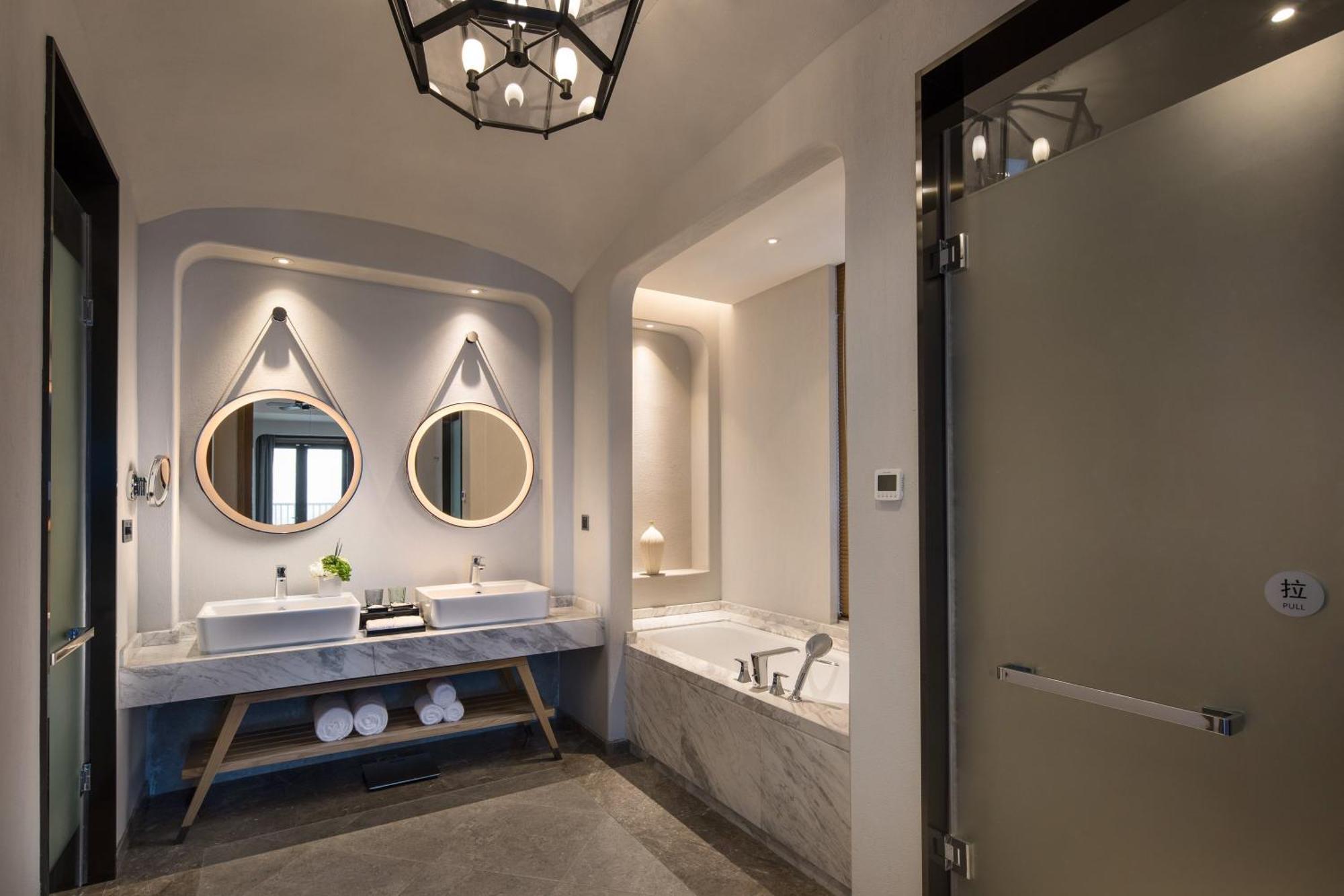 فندق Crowne Plaza Qingdaoorientalmoviemetropolis By Ihg المظهر الخارجي الصورة